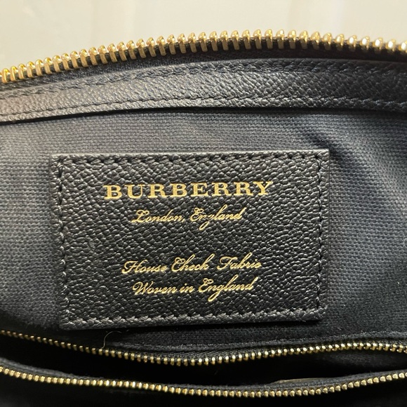Burberry Bag - Picture 4 of 11
